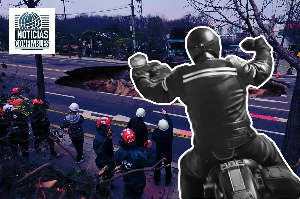Una de las avenidas más transitadas de Seúl, Corea del Sur, se convirtió en el escenario de un dramático accidente cuando un enorme socavón se abrió repentinamente en medio de la vía y se "trago" a un motociclista ante la mirada atónita de decenas de conductores.