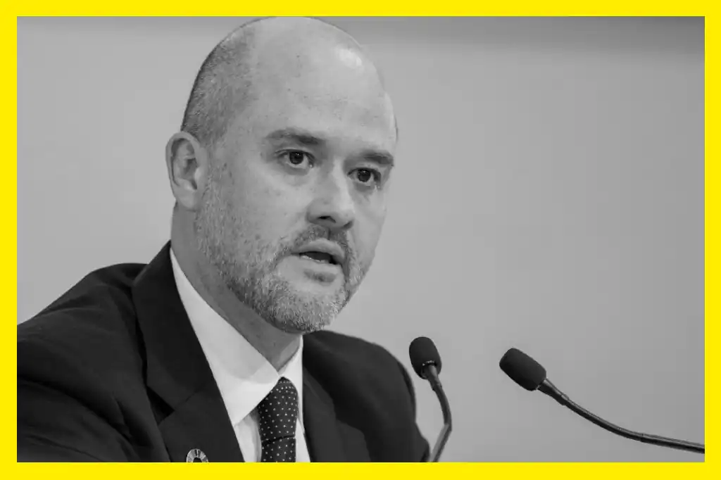 El mexicano Iván Espinosa, ha sido nombrado nuevo CEO global de Nissan, en sustitución de Makoto Uchida, quien deja el cargo tras el fracaso de las negociaciones de fusión con Honda.