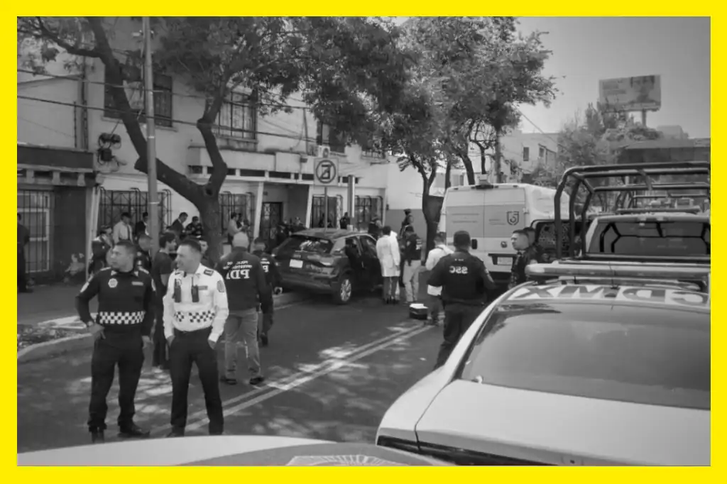 La mañana de este lunes, sujetos armados en motocicleta asesinaron en un ataque directo a dos integrantes del equipo de la Jefa de Gobierno de la Ciudad de México, Clara Brugada, sobre Calzada de Tlalpan, a la altura de la estación Chabacano del Metro, en la colonia Moderna, alcaldía Benito Juárez.