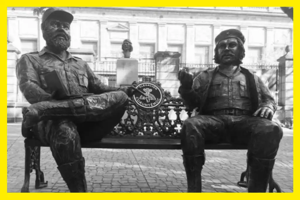 El presidente del Senado, Gerardo Fernández Noroña, y la presidenta Claudia Sheinbaum criticaron fuertemente a la alcaldesa de Cuauhtémoc, Alessandra Rojo de la Vega, por haber retirado las estatuas de Ernesto Che Guevara y Fidel Castro de un parque en la colonia Tabacalera.
