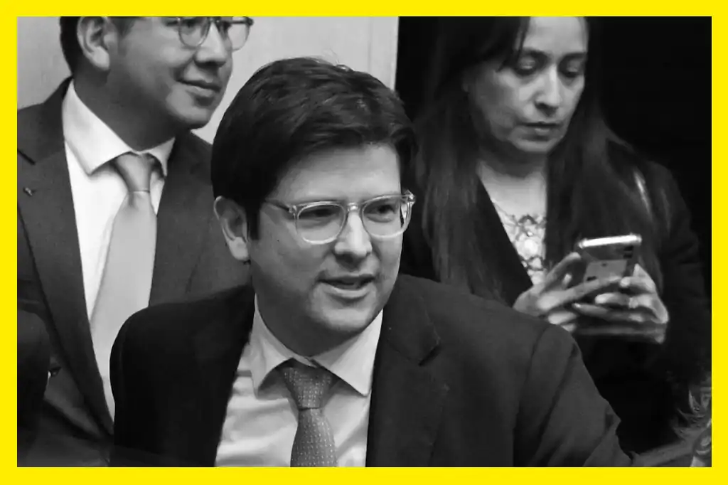Miguel Uribe Turbay, precandidato presidencial colombiano, falleció este lunes 11 de agosto a los 39 años, después de permanecer más de dos meses en estado crítico por un ataque armado sufrido durante un mitin en Bogotá.