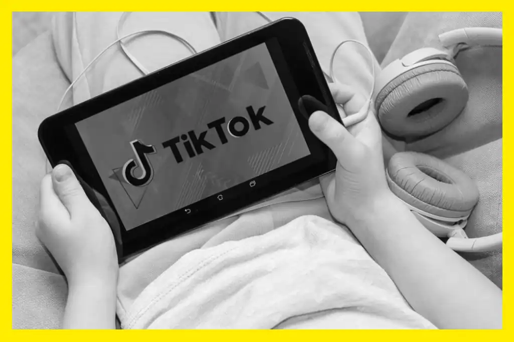 El futuro de TikTok en Estados Unidos parecía incierto, pero un nuevo acuerdo entre Washington y Pekín permitirá que la aplicación continúe funcionando en el país.