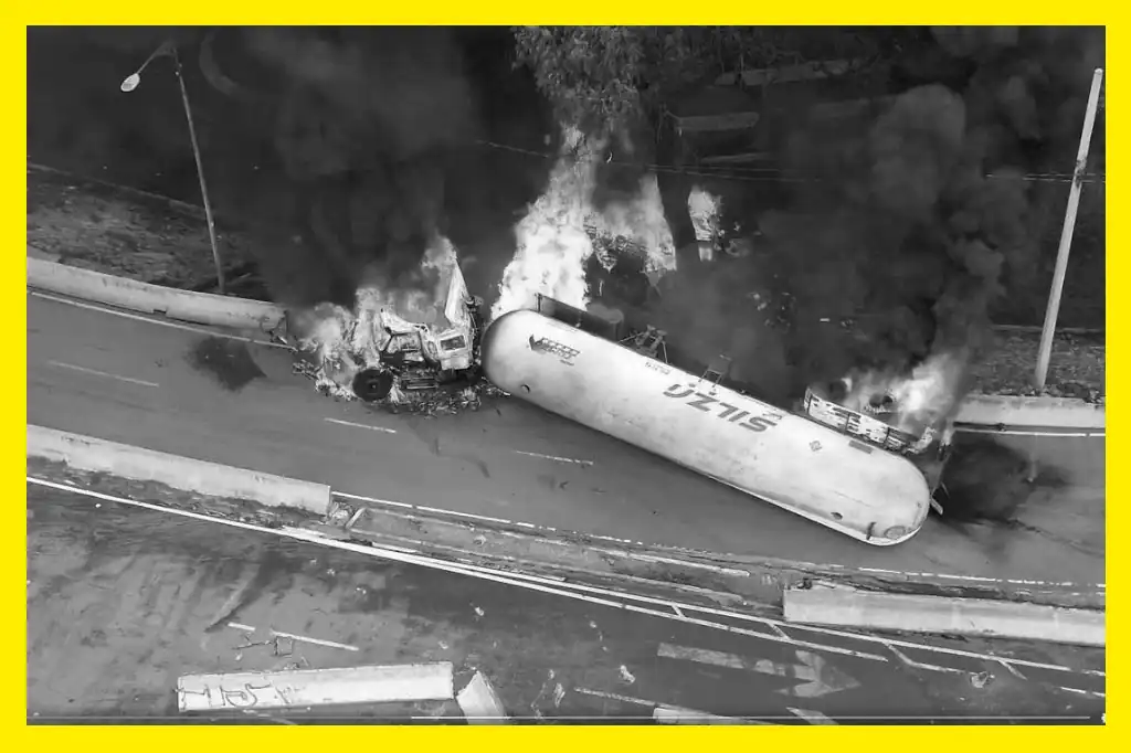 La Ciudad de México vivió una tarde trágica este 10 de septiembre, cuando una pipa que transportaba casi 50 mil litros de gas LP explotó en el cruce del puente de La Concordia y la Calzada Ignacio Zaragoza, en Iztapalapa.