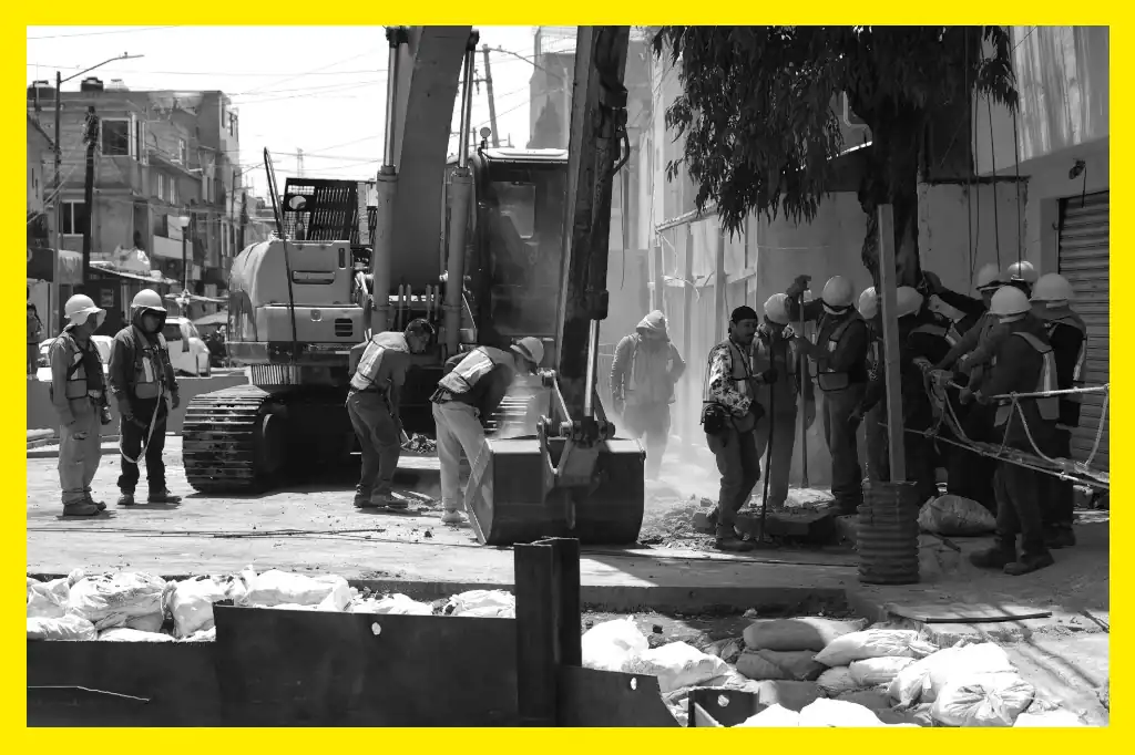 Un nuevo socavón encendió las alarmas en Iztapalapa. La mañana del martes 30 de septiembre se reportó una grieta de 138 metros de largo y dos metros de profundidad en el puente La Concordia, lo que obligó al cierre de un carril en el distribuidor vial cercano a la calzada Ignacio Zaragoza.