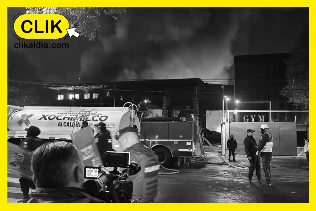 Incendio en fábrica de plásticos en Xochimilco provoca evacuación preventiva.